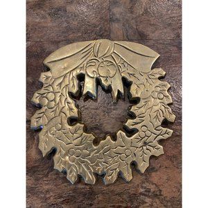Vintage brass Christmas wreath hot plate